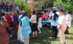 Erzincan'da engelleri sevgiyle aştılar