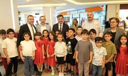 Erzincan’da minik ressamlar sahneye çıktı