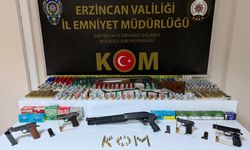 Erzincan Polisi çok sayıda silah ele geçirdi: 2 kişi tutuklandı...
