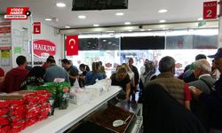Erzincan’da kuruyemiş kuyruğu:Kuruyemiş firmasında adım atacak yer kalmadı!