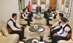 Şampiyonlar Erzincan Valisini ziyaret etti...