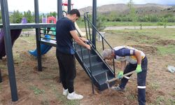 Kemah'ın çocuklarının bayram hediyesi Başkan Bayram'dan...