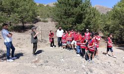 Erzincan’ın Atatepe’si çöplerden temizlendi…
