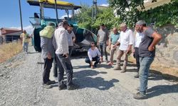 Erzincan'ın köyüne bitümlü sıcak karışım...