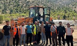 Kemaliye’de sürücülerin korkulu rüyası olan yolda çalışma