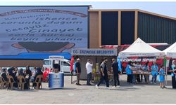 Erzincan Dörtyol Meydanı’nda miniklerden anlamlı davranış