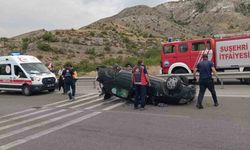 İstanbul'dan Erzincan'a gelen araç Suşehri'nde kaza yaptı