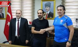 24Erzincanspor’da mücadeleci futbolun sözü verildi:Ahmet Yıldırım imzayı attı