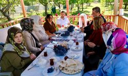 Erzincan'da koruyucu aileye anlamlı ziyaret