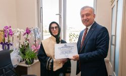 EBYÜ’de Akademik Yükseliş: Yeni Profesör ve Doçentler Belgelerini Aldı...