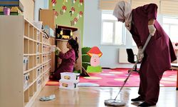 Okullara 70 bin yeni temizlik personeli alınacak