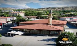 Erzincan'da zamana direnen camii