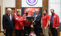 TEKNOFEST-2025 ikincisi takım Rektör Levent'e ziyaret....