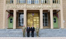 Erzincan Valisi ve Belediye Başkanı 3. Ordu'da...