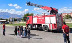 Minik öğrencilerden İtfaiye Müdürlüğüne ziyaret
