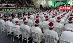 Erzincan’da 163 öğrenci hafızlık elbisesini giyindi