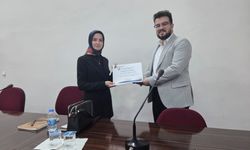 Erzincan'da avukatlar okudukları fakültedeki öğrencilere tecrübelerini aktarıyorlar...
