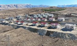 Afet evlerinin yapımı devam ediyor...