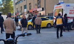Erzincan şehir merkezindeki kazada 3 kişi yaralandı...