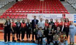 24 Kasım Öğretmenler Günü’nde Voleybol Turnuvası Düzenlendi