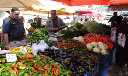 Erzincan Pazarı’nda kış başladı: Vatandaş temkinli, esnaf umutlu