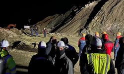 Kemaliye’den Divriği’deki göçük bölgesi destek: 1 işçi göçük altında