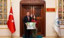 Erzincan'da küçük ressamdan Vali Aydoğdu’ya anlamlı sürpriz!