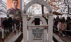 Üzümlü Kaymakamı Şehit Murat Bayram’ın kabrini ziyaret etti