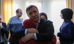 Vali Aydoğdu, zor günler yaşayan aileleri yalnız bırakmıyor...