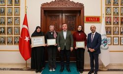 Vali Aydoğdu’dan azmin sembolü anne ve kızlarına teşekkür belgesi