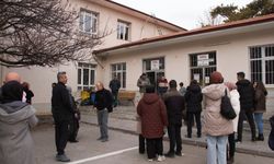 Erzincan’da Öğrenciler İçeride, Veliler Dışarıda Ter Döktü