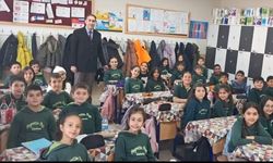 Erzincan’da Muhtar’ın çocuklarla duygusal anıları