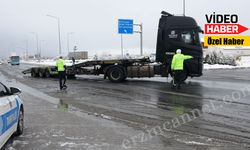 Erzincan-Sivas karayolu ulaşıma kapatıldı