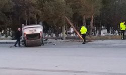 Erzincan’da görünmez kaza: araç ters döndü