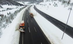 Erzincan – Kelkit karayolu ulaşıma kapandı: Yoğun kar yağışı ulaşımı aksatıyor