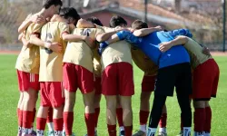 24 Erzincanspor U15’ten 4 gollü şov:Gençler Erbaa’da tarih yazdı: 9’da 9!