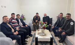 Erzincan'da Ümre’den dönen annesine gösterdiği hürmetle örnek oldu