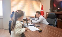 Minik Öğrencilerden Kaymakam Buğra Karadağ’a Anlamlı Ziyaret