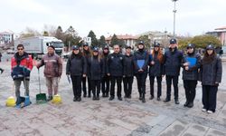 Erzincan'da zabıta ekipleri kampanya için görevde