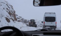 Kemah'ta yoğun kar, ekipler teyakkuzda...