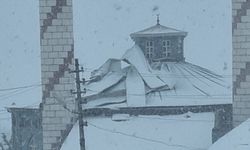 Erzincan'ın İlçesini Fırtına Vurdu: Çatılar Uçtu, Belediye Alarmda