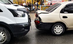 Erzincan'ın işlek caddesinde zincirleme kaza