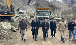 Erzincan'da 2 köyün yollarında çalışma var...