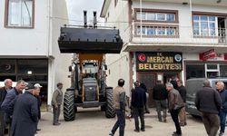 Erzincan'da Belde Belediyesine Yeni İş Makinesi...