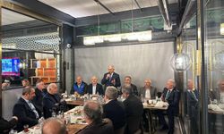 Binali Yıldırım Eski Yol Arkadaşları ile Aynı Sofrada....