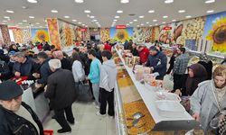 Erzincan’da Bayram Öncesi Kuruyemişçilere Yoğun İlgi