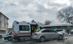 Hastane Alt Kavşağında Kaza: 1 Kişi Yaralandı