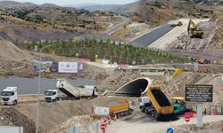 İliç'te Yol Seferberliği Başladı: Dağlar Aşılıyor, Yollar Genişliyor!