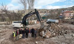 Kemah'ta Yeni Dönemin İlk Kazması Vuruldu: Hizmet Binası İçin Geri Sayım Başladı!