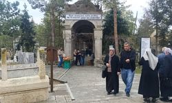 Erzincan’da Bayram Sabahı Terzibaba Mezarlığı Yoğunluğu